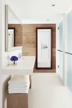 Room, 1 King Bed, City View