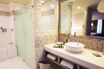 Premium Level Master Suite