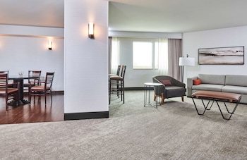 Suite, 1 King Bed, Jetted Tub (Kitchen)