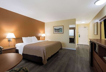 Standard Room, 1 Queen Bed, Non Smoking