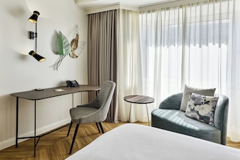 Deluxe Room, 1 King Bed