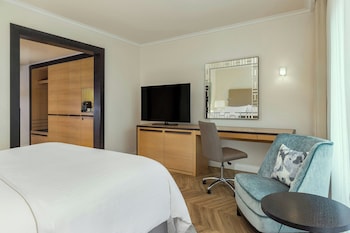 Superior Room, 1 King Bed, Garden View