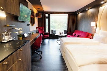 Family Room (Forest View)