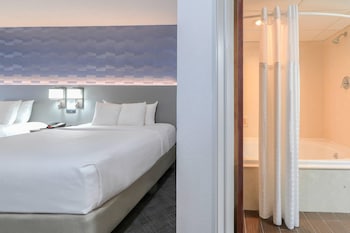 Suite, Non Smoking, Jetted Tub