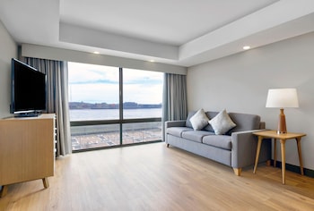 Suite, 1 King Bed