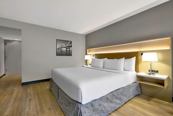 Room, 1 King Bed, Accessible, Bathtub (Mobility)