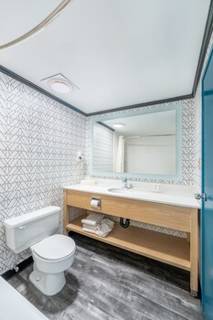 Room, 1 Queen Bed with Sofa bed, Non Smoking