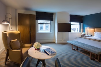 Junior Suite, 1 King Bed (View)