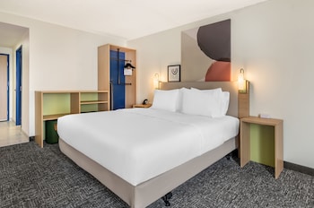 Room, 1 King Bed, Accessible (Hearing)