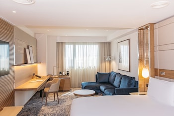 Classic Room, 1 King Bed, City View