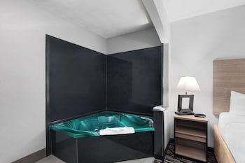 Studio Suite, 1 King Bed, Non Smoking