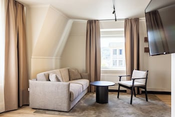 Deluxe Double Room, Non Smoking (with Sofa Bed)