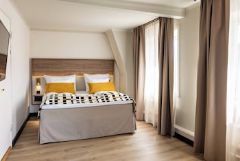 Deluxe Double Room, Non Smoking (with Sofa Bed)