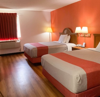 Standard Room, 2 Queen Beds, Smoking