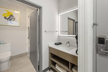 Suite, 1 King Bed with Sofa bed, Non Smoking
