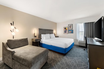 Room, 1 King Bed, Microwave