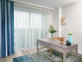 Lake View Presidential Suite