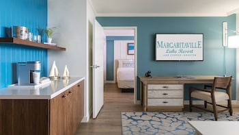 Suite, Double Double with Sofa bed, Accessible (Tub)