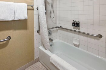 Room, 1 Queen Bed, Accessible, Non Smoking (Accessible Tub)