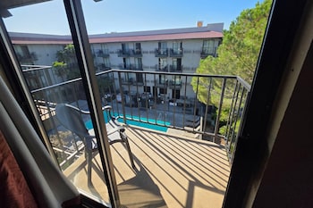 Suite, 1 Queen Bed, Non Smoking, Balcony