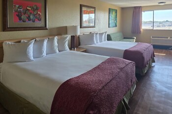 Standard Room, Multiple Beds, Non Smoking