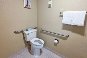 Room, 1 Queen Bed, Accessible, Non Smoking (Accessible Tub)