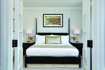 Corner One Bedroom Suite