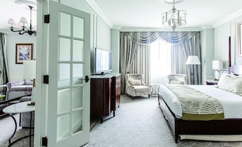Luxury Club Suite