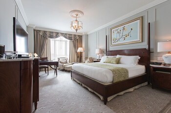 Premier King Balcony Room
