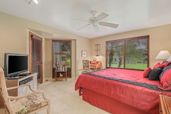 Condo, 2 Bedrooms, 2 Bathrooms (Fairway View)