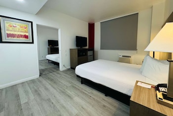 Suite, 1 Bedroom, Accessible, Non Smoking (Mobility Accessible)