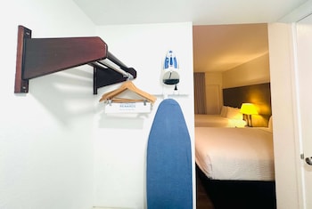 Room, 2 Queen Beds, Non Smoking