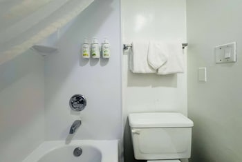 Room, 2 Queen Beds, Non Smoking