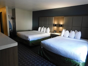 Standard Room, 2 Queen Beds, Accessible, Non Smoking
