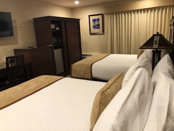 Luxury Room, 2 Queen Beds (Mission Double)