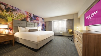 North Tower Luxury Room 1 King Non-Smoking