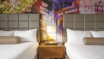 North Tower Luxury Room 2 Queen Non-Smoking