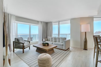 Suite, 1 King Bed, Oceanfront (Beach House)