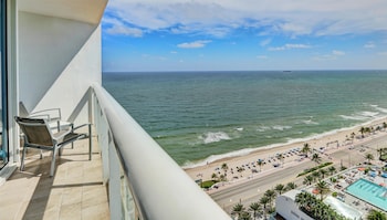 Suite, 2 Queen Beds, Accessible, Bay View (Hearing)