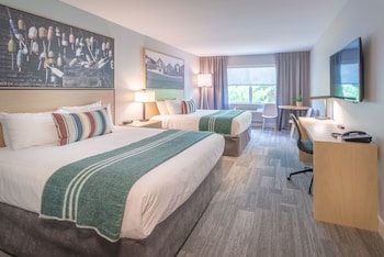 Superior Room, 2 Queen Beds, Non Smoking, Golf View
