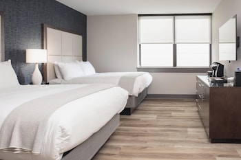 Standard Room, 2 Queen Beds, No Sitting Area, Shower only