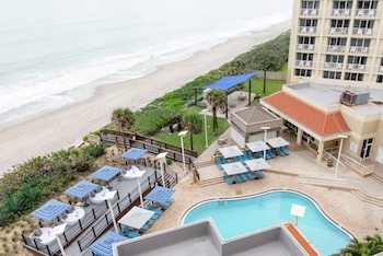 2 Queen Beds ocean front view