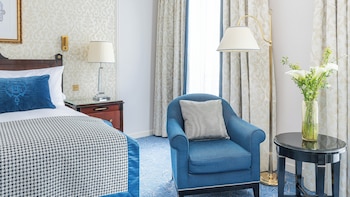 Premium Room, 1 King Bed, Club Lounge Access