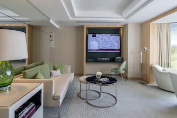Suite (Mayfair)