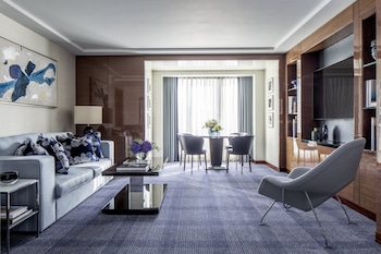 Suite (Ambassador)