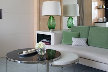 Suite (Mayfair)
