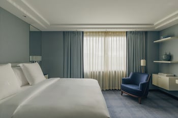 Suite (Ambassador)