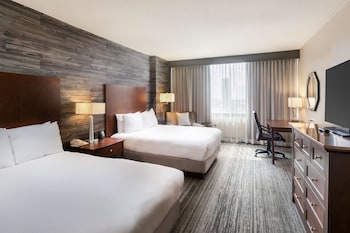 Suite, 2 Queen Beds, Mobility Accessible, Balcony
