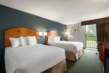Standard Room, 2 Queen Beds, Non Smoking