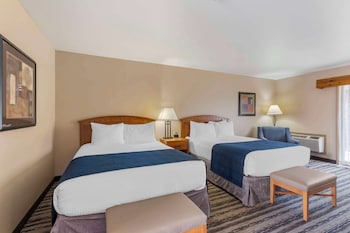 Standard Room, 2 Queen Beds, Non Smoking, Patio (Oversized Room)